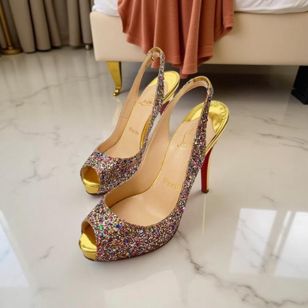CHRISTIAN LOUBOUTIN